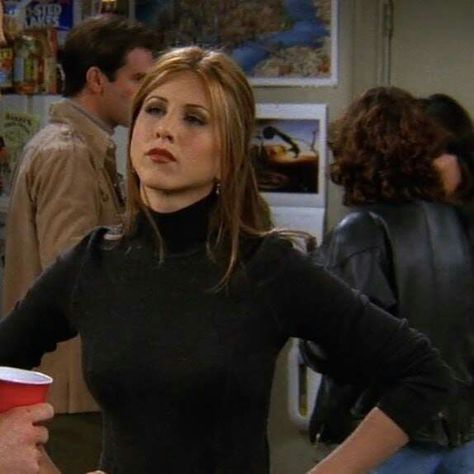 Green Turtleneck Outfit, Kate Moss Outfit, Rachel Green Hair, Rachel Hair, Elizabeth Holmes, Rachel Green Friends, Jeniffer Aniston, Rachel Green Style, Rachel Green Outfits