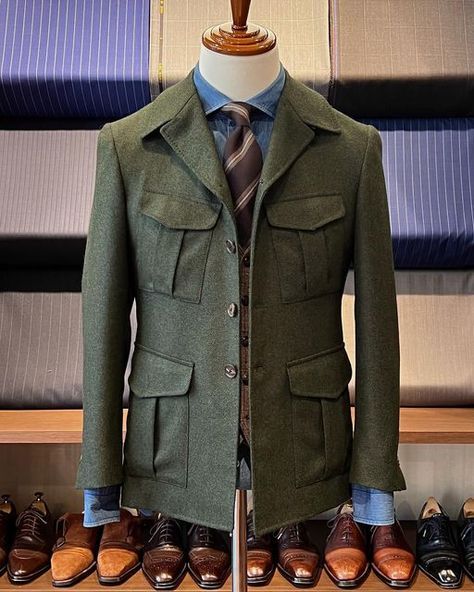 Check Jacket Outfit, Tweed Men, Suit Stores, Hunt Coat, Modern Suits, Hunting Jacket, Mens Blazer Jacket, Pockets Fashion, Checked Jacket