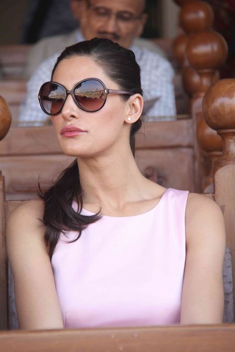 'Whether on the movie-set or at a party, Nargis Fakri surely exudes suave and these sunglasses adds to her 'oomph'.  Image www.filmyport.com Ponytail Hairstyle Ideas, Rich Aunt, Sleek Hair, Ponytail Hairstyle, Braided Hairstyle, Photos Hd, Sleek Hairstyles, Latest Images, Miss Dior