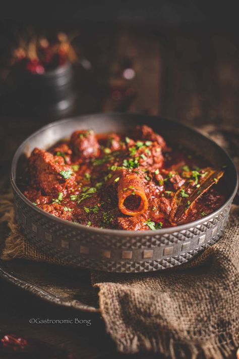 Rajasthani Laal Maas Recipe - Gastronomic BONG Bhuna Chicken Recipe, Laal Maas, Gastronomic Food, Mutton Curry Recipe, Royal Recipe, Rajasthani Food, Spicy Chicken Recipes, Mutton Recipes, Desi Food