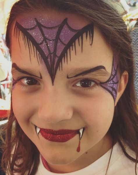 Vampirina Face Paint, Easy Vampire Face Paint, Kids Face Painting Halloween, Kids Vampire Costume Girl, Halloween Kids Face Painting, Vampire Face Paint For Kids, Vampire Make Up Kids, Diy Vampire Costume Kids, Kids Vampire Face Paint