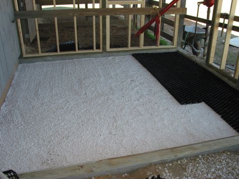 EquiTerr pavers mats Equine horse stall flooring and footing Horse Stall Floor, Pasture Shelter, Stall Flooring, Horse Shed, Barn Stalls, Diy Horse Barn, Run In Shed, Horse Shelter, Horse Barn Ideas Stables