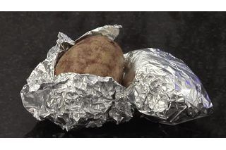 How to Cook Baked Potatoes in a Nesco Roaster | eHow Nesco Roaster Oven, Baked Potatoes In The Oven, Make Baked Potatoes, Roaster Oven Recipes, Roaster Recipes, Potatoes In The Oven, Baking Potatoes, Cooking Baked Potatoes, Baked Potato Bar