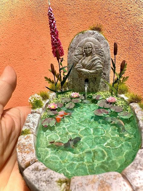 Lake Diorama, Koi Pond Garden, Miniature Clay Art, Miniature Nature, Miniature Koi Pond, Gunpla Diorama, Fairy Garden Flowers, Pond Garden, Painted Fish