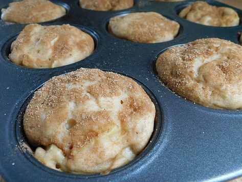 Sep 3, 2019 - I decided to add to my growing list of 2 point greek yogurt muffins, like my popular pumpkin banana… Yoghurt Muffins, Weight Watchers Muffins, Muffins Blueberry, Greek Yogurt Muffins, Weight Watcher Desserts, Yogurt Muffins, Apple Cinnamon Muffins, Weight Watchers Recipes Desserts, Greek Yogurt Recipes