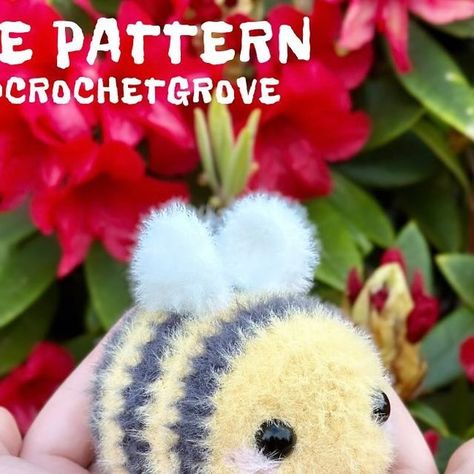 Anabelle Mcelhaney on Instagram: "Free pattern!!🐝 Surprise at the end!🌈
.
Okay okay I know what you’re thinking another bee pattern?!?🤣 I have been using my own bee pattern at my markets for the last year and I’ve never shared it! I love how flat the face is with this pattern and I love the size!
.
I also am very aware that if I start talking/ posting about me making these bees y’all are gonna ask for the pattern so here it is!🤣❤️
.
For this bee I used the feels like bliss yarn, 4mm hook, and 12mm eyes! I’ve also made this pattern is sweet snuggles lite and I love the size! 
.
Happy making!🐝
.
#crochet #crocheter #crochetgrove #crochetbee #bee #freepattern #freebeepattern #freecrochetpattern #bumblebee #fluffy #fuzzy #crochetinspo #crochetinspiration #crochetideas" Fluffy Bee Crochet, Feels Like Bliss Yarn Projects, Crocheted Bees, Crochet Fluffy Yarn, Crochet Bees, Bee Crochet, Instagram Pattern, Okay Okay, Bee Pattern