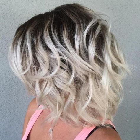 Platinum Wavy Bob ... add some color to the ends and I really like this... Platinum Blonde Bobs, Blonde Hair With Roots, Tan Skin Blonde Hair, Platinum Blonde Highlights, Blond Balayage, Dark Roots Blonde Hair, Platinum Hair, Balayage Hair Blonde, Wavy Bobs