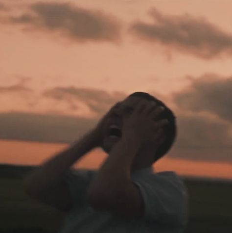 Desert Music Video, Music Video Ideas Aesthetic, Music Video Inspiration, Music Videos Aesthetic, Music Video Stills, Music Video Ideas, Music Video Aesthetic, Sunrise Music, Sam Fender