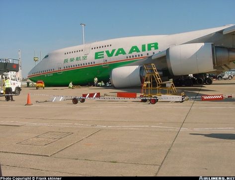 Boeing 747-45EM Aircraft Accidents, Aviation Pictures, Air Crash, Airplane Crash, Bad Parking, Aviation Accidents, Private Flights, Boeing 747 400, Eva Air