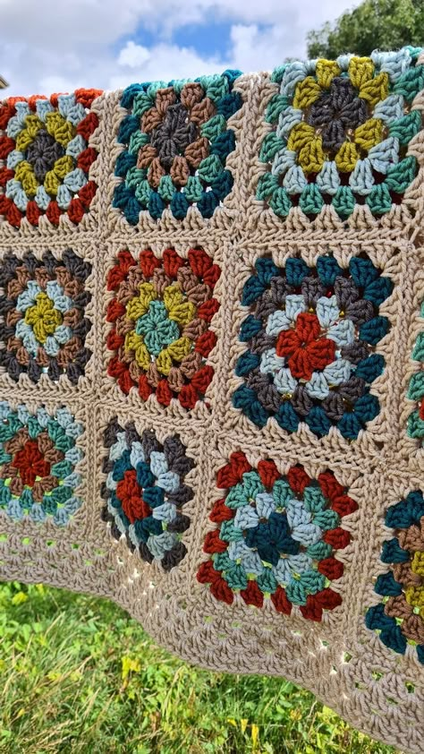 Granny Square Love — Louise Tilbrook Designs Granny Square Stitch, 100 Crochet Stitches, Crochet Granny Square Afghan, Granny Square Crochet Patterns Free, Crochet Blanket Designs, Crochet Granny Square Blanket, Manta Crochet, Granny Square Blanket, Crochet Granny Squares