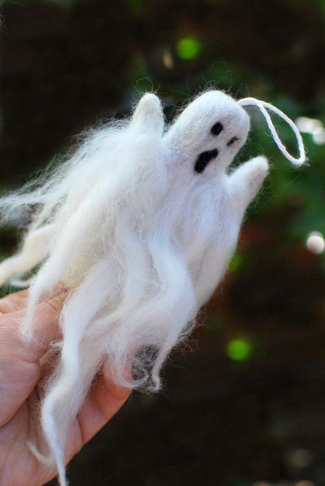 Excited to share this item from my #etsy shop: Bernard, Halloween Needle Felted Ghost Felted Ghost, Felt Ghost, Halloween Knitting, Halloween Creatures, Ghost Crafts, Etsy Halloween, Needle Felting Diy, Felting Ideas, Felt Halloween