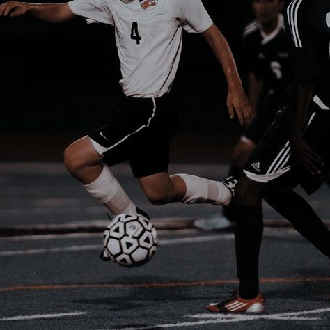 High School Soccer Boys, High School Soccer, Sports Aesthetic, Soccer Goal, Aesthetic Boys, Playing Football, Soccer Boys, Aesthetic Boy, Football Boys