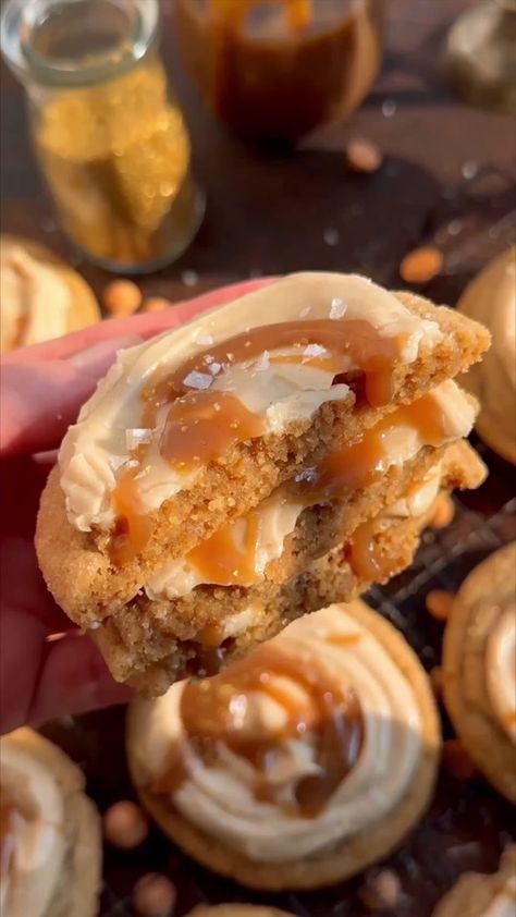 Butter Beer Cookies, Stephanie Simmons, Happee Birthdae Harry, Beer Cookies, Caramel Butter, Butter Beer, Snickerdoodle Recipe, Movie Marathon, Make Yourself