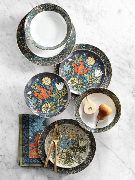 Bold Dinnerware Free Kitchen Design, Table Setting Inspiration, Kids Pottery, Organization Furniture, Textile Designer, Decorative Borders, Bar Glassware, Botanical Pattern, Pasta Bowls