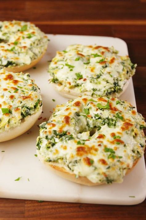 Bagel Toppings, Cheesy Spinach, Best Bagels, Diner Recept, Spinach Artichoke, Sweet Food, Quesadillas, Bagels, Artichoke