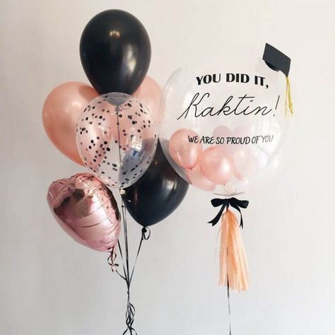 Balloon Decorations Graduation, Outdoor Graduation Parties, Outdoor Graduation, Graduation Poster, Graduation Party Planning, Graduation Party Themes, Grad Party Decorations, Clear Balloons, Gender Reveal Balloons