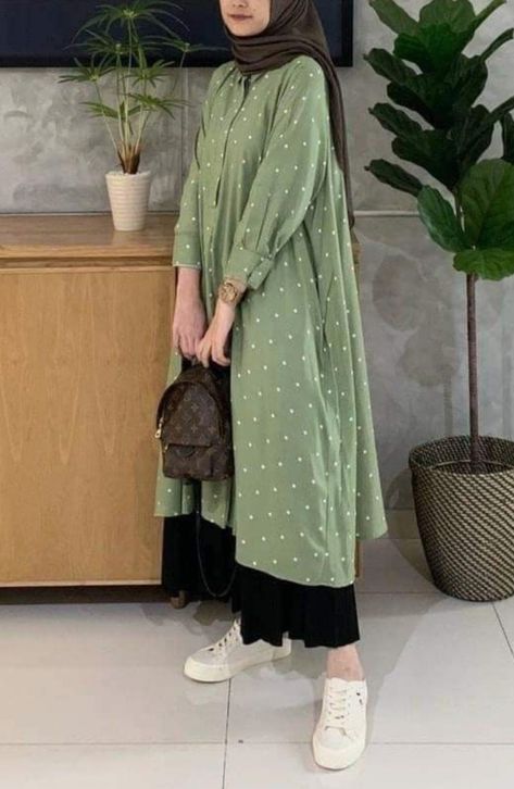 Modest Outfits Muslim, Muslimah Fashion Casual, Simple Dress Casual, Moslem Fashion, Modest Casual Outfits, Muslimah Outfit, Muslim Outfits Casual, Fashion Top Outfits, Mode Abaya