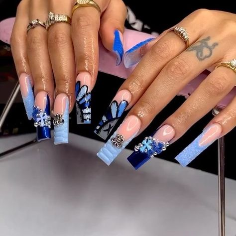 Blue Freestyle Nail Designs, Blue Nails With Flowers Acrylic, Light Blue Nails With Initials, Crip Blue Nails Acrylic, 17th Birthday Nails, Blue Acrylic Nails Coffin, Blue Birthday Nails, Dark Blue Acrylic Nails, Black And Blue Nails