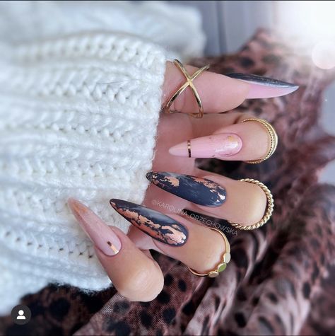 Aquarius Birthday Nails, Nails With Foil, Neat Nails, Trendy Nail Art Designs, Stiletto Nails Designs, Fall Nail Art, Foil Nails, Hot Nails, Chic Nails