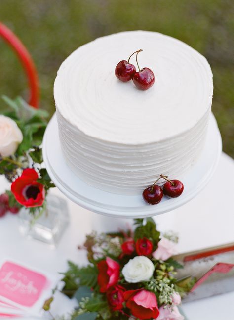 Poppy Red Wedding, Cherry Delight, Cherry Cake, Amazing Wedding Cakes, Cake Photography, Classic Cake, Elegant Wedding Cakes, Wedding Cake Inspiration, Orange Wedding