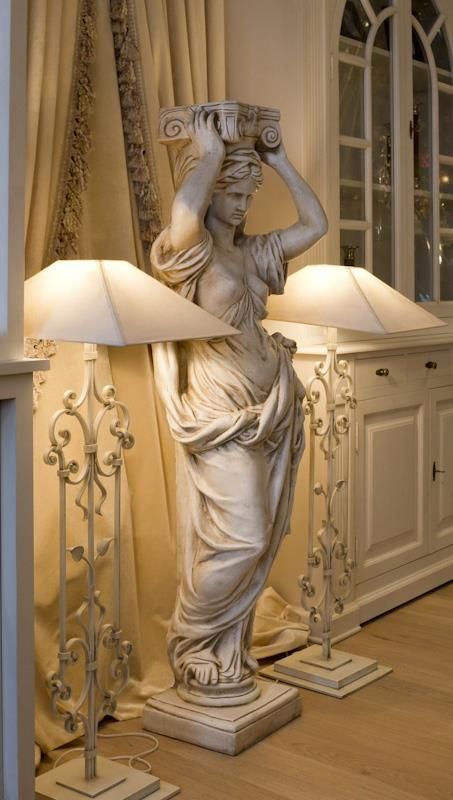 Living Room Statue, Ornamental Molding, Classic Interior Design Luxury, Statue Decor, Classic Sculpture, Funky Painted Furniture Diy, Painted Furniture Diy, Dark Home Decor, Roman Sculpture