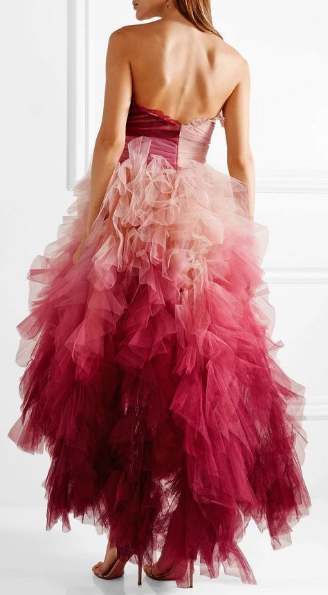 Marchesa gown embellished with hand-dyed 3-D flowers inspired by Asian cherry blossoms Ombre Tulle Dress, Ruffle Tulle Dress, Ombre Gown, Marchesa Gowns, Tube Top Dress, Tulle Gown, Tulle Prom Dress, Couture Gowns, Tulle Fabric