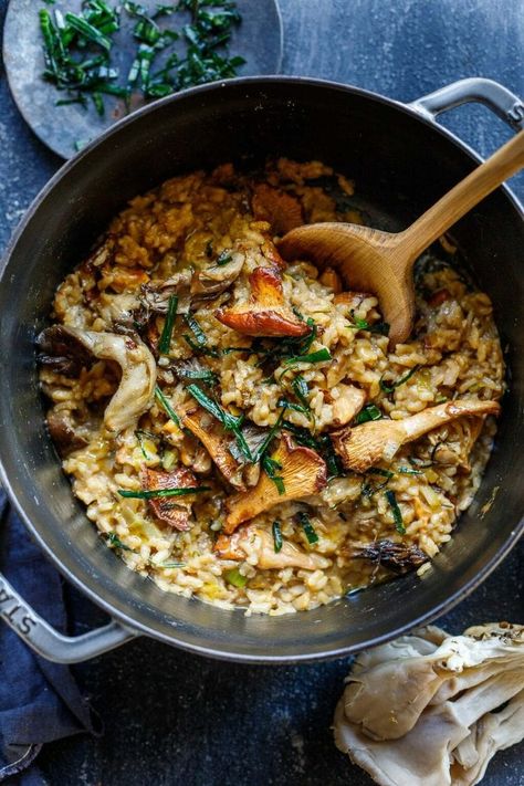 Mushroom Risotto with Frizzled Leeks | Feasting At Home Leek Risotto, Mushroom Leek, Feasting At Home, Italian Diet, Leek Recipes, Mushroom Risotto Recipes, Tomato Risotto, Rosemary Garlic, Chicken With Olives