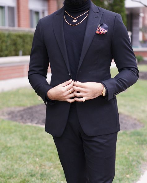 Turtle Neck Suit Men Wedding, All Black Suit With Turtleneck Men, Turtleneck Suit Outfit Men, Turtle Neck With Suit Men, Suits With Turtle Neck Men, Turtle Neck Prom Outfit Men, Black Suit With Turtleneck Men, Turtle Neck Suit Men, Turtle Neck Outfit Men Suit Prom