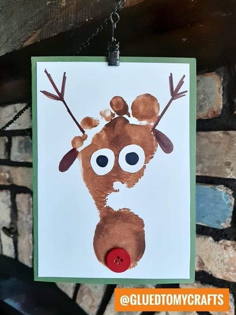 Reindeer Footprint, Handprint Christmas Tree, Footprint Keepsake, Handprint Christmas, Reindeer Card, Fun Christmas Crafts, Christmas School, Winter Crafts For Kids, Christmas Keepsakes