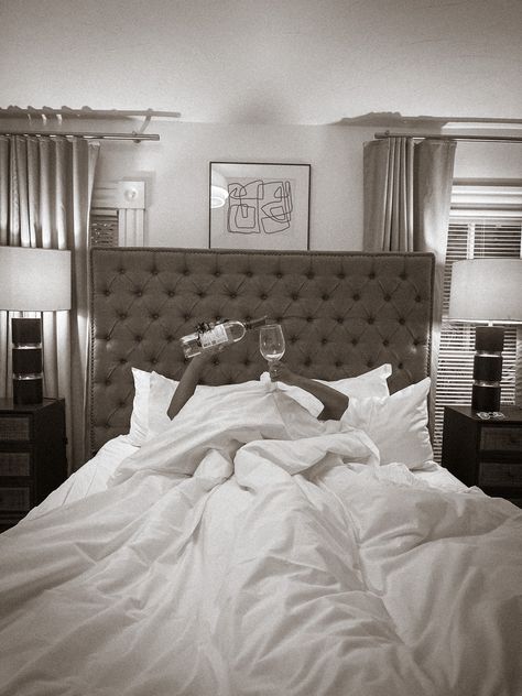 #wine Hotels Photoshoot Ideas, Bday Photoshoot Ideas At Home, Birthday Bed Photoshoot, Hotel Room Photoshoot Ideas Couple, Hotel Room Picture Ideas Instagram, Hotel Photoshoot Ideas Birthday, Hotel Photo Ideas Instagram, Hotel Shoot Ideas, Hotel Birthday Photoshoot