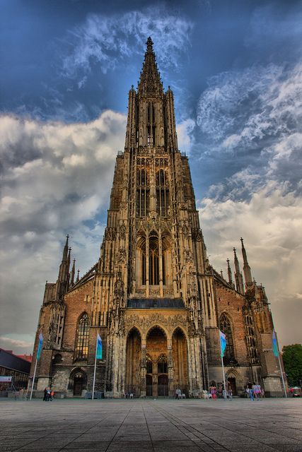 Ulm Cathedral, Ulm Germany, Augsburg Germany, Church Pictures, Cathedral Architecture, Cathedral Church, Structure Architecture, Gothic Architecture, Place Of Worship