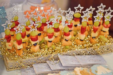 Cinderella Birthday Party Food, Cinderella Food, Cinderella First Birthday, Disney Dinner Party, Cinderella Party Food, Princess Birthday Party Food, Disney Princess Baby Shower, Hotel Birthday Party, Disney Meals