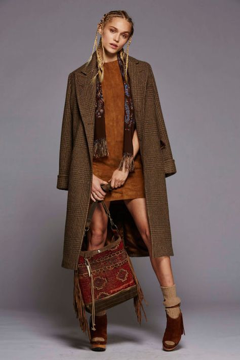 Vogue Shoot, Ralph Lauren Scarves, Ralph Lauren Fall, Polo Ralph Lauren Women, Ralph Lauren Style, Lauren Brown, Ralph Lauren Women, Ralph Lauren Collection, Brown Coat