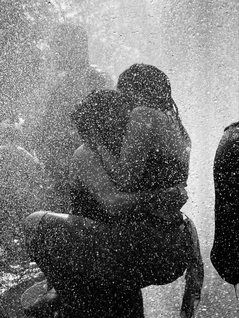 Rain Kiss Aesthetic, Kissing In The Rain Aesthetic, Love Black And White Aesthetic, Dark Wlw Aesthetic, Rain Kisses, Kissing Aesthetic, 2024 Spiritual, Heat Lightning, Fearless Song