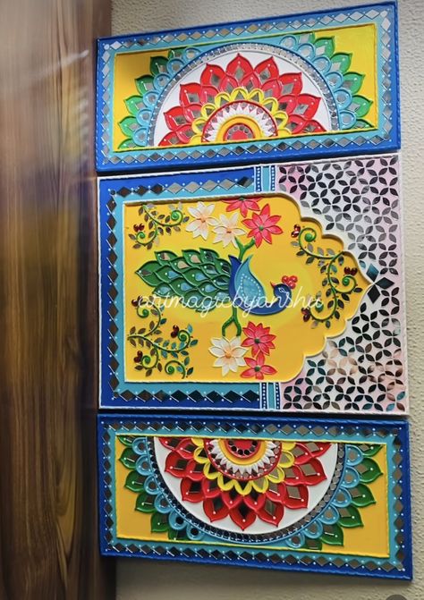 Wall Painting At Home Ideas, Jharokha Designs Mdf, Lippan Art With Painting, Lipan Art Ganpati Decoration, Lippin Art Mirror, Large Lippan Art, Diy Jharokha Frame, Lipon Work Mirror, Lippan Art On Square Canvas