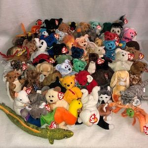 Rare Beanie Babies, Hugs And Kisses Quotes, Winnie The Pooh Plush, Beanie Buddies, Ty Beanie Babies, Bear Hug, Beanie Babies, Day Wishes, Ty Beanie