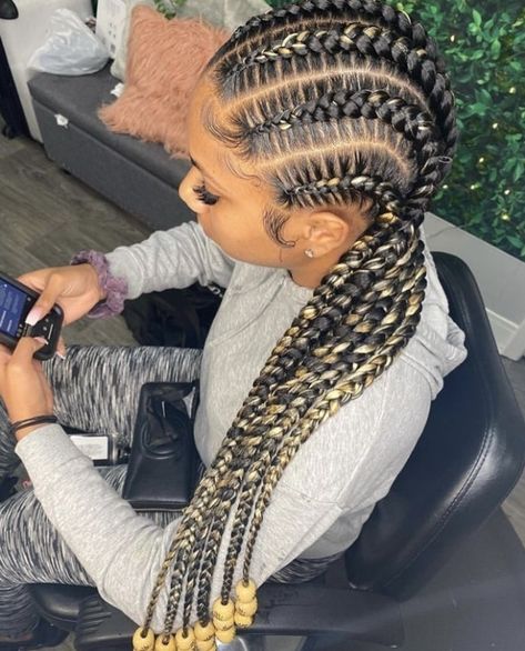 Black And Blonde Stitch Braids, Blonde Stitch Braids Black Women, Feed Ins With Beads, Feed In Braids With Beads, Blonde Stitch Braids, Cornrow Stitch Braids, Stitch Braids With Beads, Stitch Braids Hairstyles, Stitch Feed In Braids