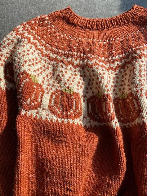 Pumpkins Sweater Knitting Pattern - Etsy Knit Colorwork Sweater Pattern, Pumpkin Sweater Knitting Pattern, Pumpkin Knit Sweater, Fall Sweater Crochet Pattern, Knitted Christmas Sweaters, 2 Color Knitting Patterns Free, 90s Knitting Patterns, Whimsical Knitting Patterns, Knit Fall Sweater