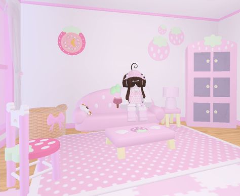 Hello Kitty Rooms, Construction Ideas, Room Hacks, Bloxburg Room, Handmade Phone Case, House Layout, Adopt Me, Cute Games, House Layouts