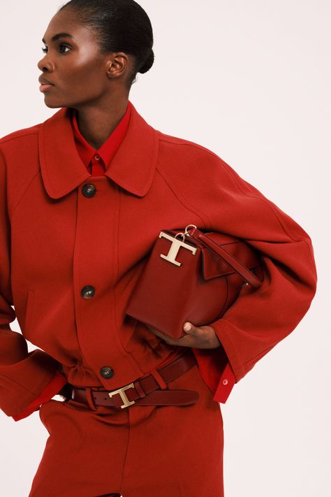 Paris Fashion Women, Pre Fall 2023, Red Coat, Current Trends, Hello Fall, Amazing Ideas, Orange Fashion, Moda Vintage, Red Outfit