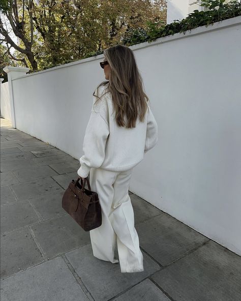 Miami Dinner Outfit, November Fashion, Postpartum Fashion, Coffee Shop Aesthetic, Cream Aesthetic, Dinner Outfit, Dinner Outfits, Old Money Aesthetic, Cozy Outfit