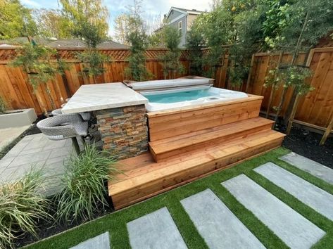 Backyard Party Outfit Summer, Backyard Party Outfit, Hot Tub Deck Design, Party Outfit Summer, Hot Tub Bar, Gardens Backyard, Kleiner Pool Design, Backyard Spa, Hot Tub Landscaping