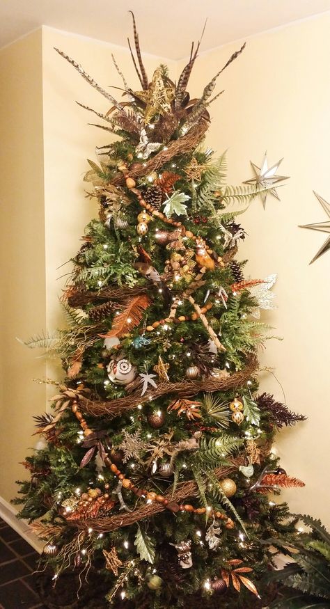 Christmas Tree Hunting Theme, Fairy Forest Christmas Tree, Forest Witch Christmas, Forest Fairy Christmas Tree, Animal Theme Christmas Tree, Jungle Theme Christmas Tree, Wilderness Christmas Tree, Enchanted Christmas Tree, Forest Themed Christmas