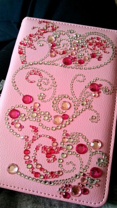 Great idea for a scrapbook or jewelry box Bedazzled Journal, Bedazzled Bible, Blinged Out Things, B'dazzled Things, Bedazzled Notebook, Bedazzler Ideas, Badazzel Ideas, Box Diy Ideas, Diy Bedazzled