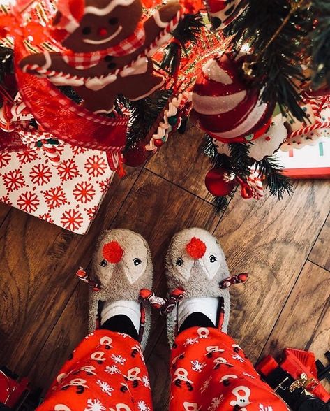 Štědrý Den, Red And White Christmas, Christmas Feeling, Christmas Inspo, Noel Christmas, Merry Little Christmas, Christmas Mood, Christmas Aesthetic, Christmas Morning