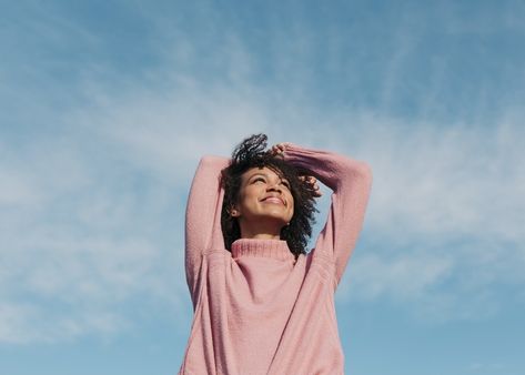 Being a teenager is no cakewalk. These comforting novels, uplifting memoirs, and expert guidebooks are perfect to remind teens of the power of positive thinking. Mental Energy, Yoga Nidra, Good Mental Health, Life Coaching, Feeling Happy, Psychologist, Ayurveda, Positive Thinking, Self Care