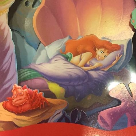 Ariel Fanart, Ariels Grotto, Ariel Mermaid, Mermaid Lagoon, Disney Princess Fashion, Mermaid Pictures, Disney Princess Drawings, Disney Princess Ariel, Disney Artwork