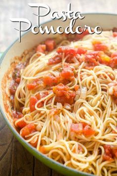 Pasta Pomodoro Recipe, Pomodoro Recipe, Pasta Pomodoro, Easy Pasta Dishes, Meatless Dinner, Pasta Dinners, Pasta Dinner Recipes, Fettuccine Alfredo, Vegetarian Pasta