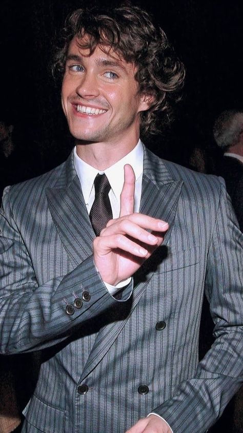 Hugh Dancy Burberry, Hugh Dancy Eyeliner, Hugh Dancy Smile, Hugh Dancy Long Hair, Hugh Dancy Law And Order, Hugh Dancy Ella Enchanted, Hugh Dancy Tempo 2003, Hugh Dancy Side Profile, Hugh Dancy Wallpaper