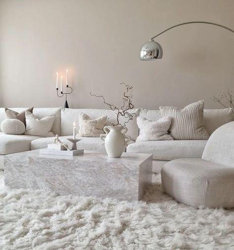 Pinterest Living Room, Beige Living Rooms, Apartment Living Room Design, Home Design Living Room, Apartment Decor Inspiration, White Living Room, Decor Home Living Room, Apartment Inspiration, Living Room Decor Apartment